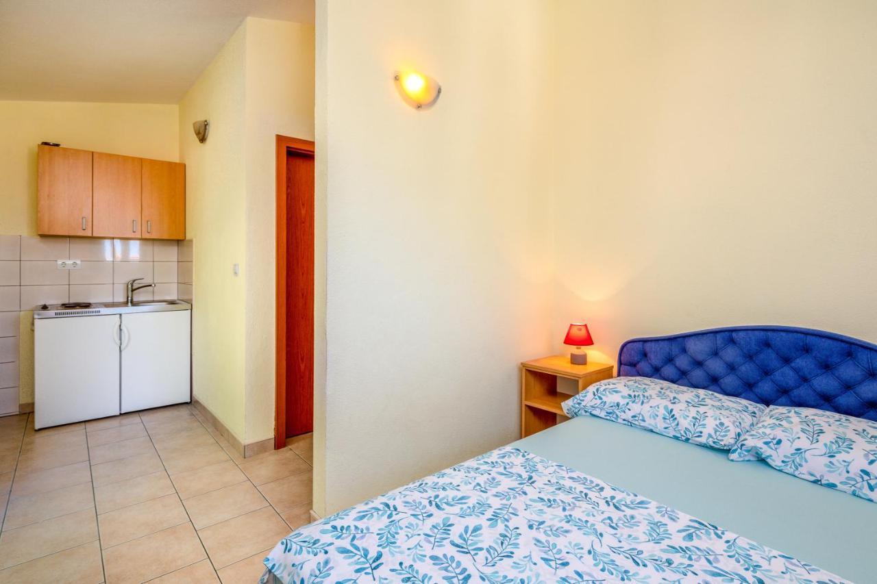 Apartments & Restaurant Galeb Marusici  Esterno foto