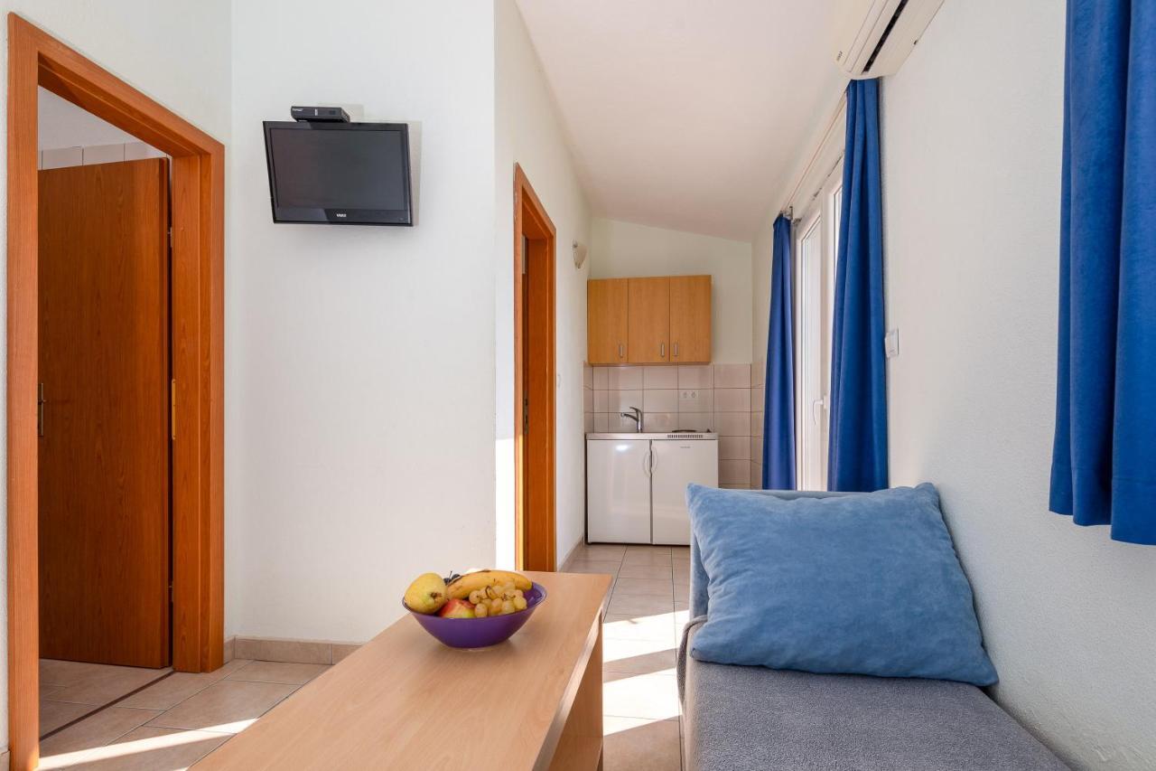 Apartments & Restaurant Galeb Marusici  Esterno foto